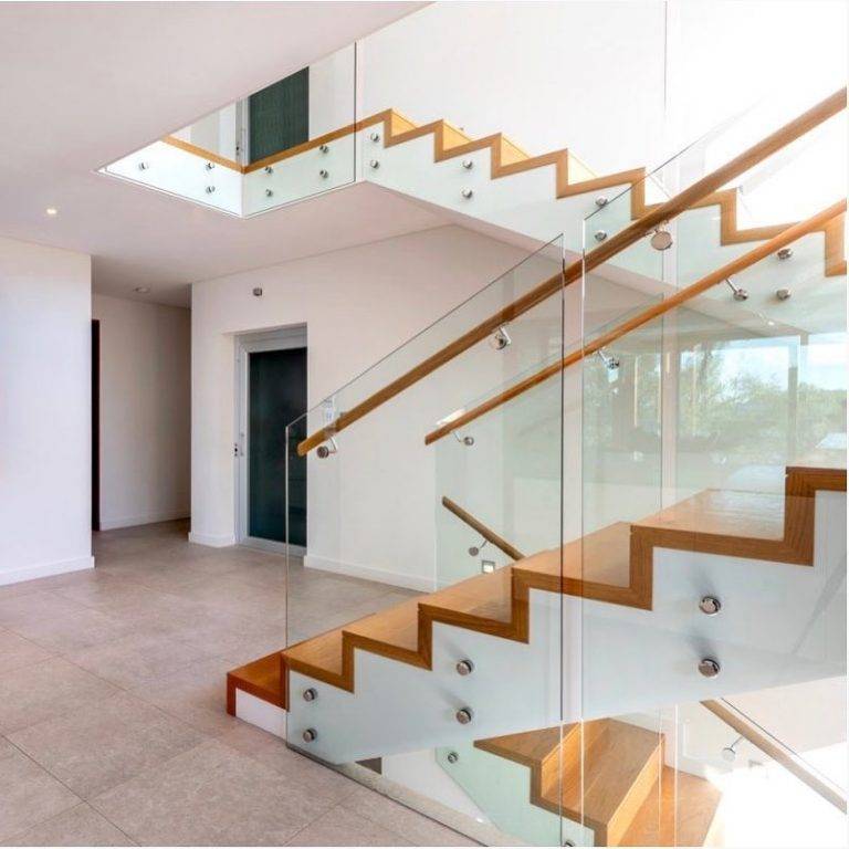 A beautiful home built by @luxus.homes and we were lucky enough to help them out with the staircase!
