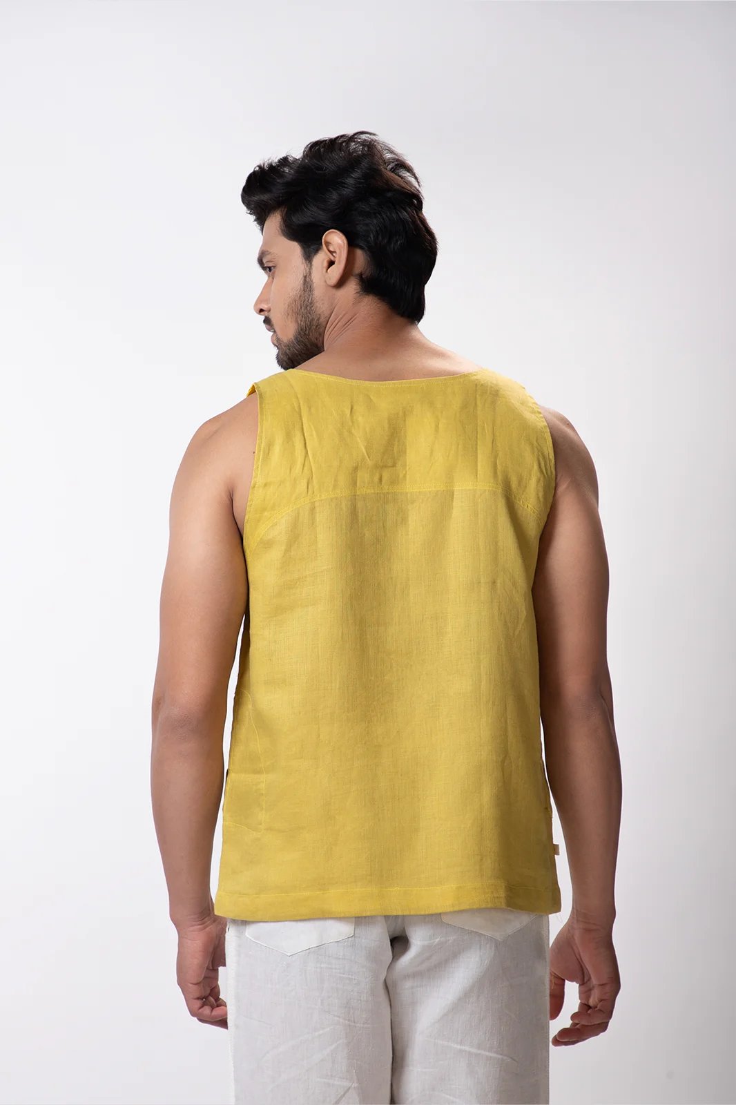 Simoes Tee Linen Olive, pure linen t-shirts, sleeveless t shirts mens, plain t shirts mens, round neck t shirts mens, tshirt for men, tshirt for men, brand t shirt for mens, full t shirt for mens, t shirt for mens, linen t-shirt for mens, linen fabric, Sepia Stories