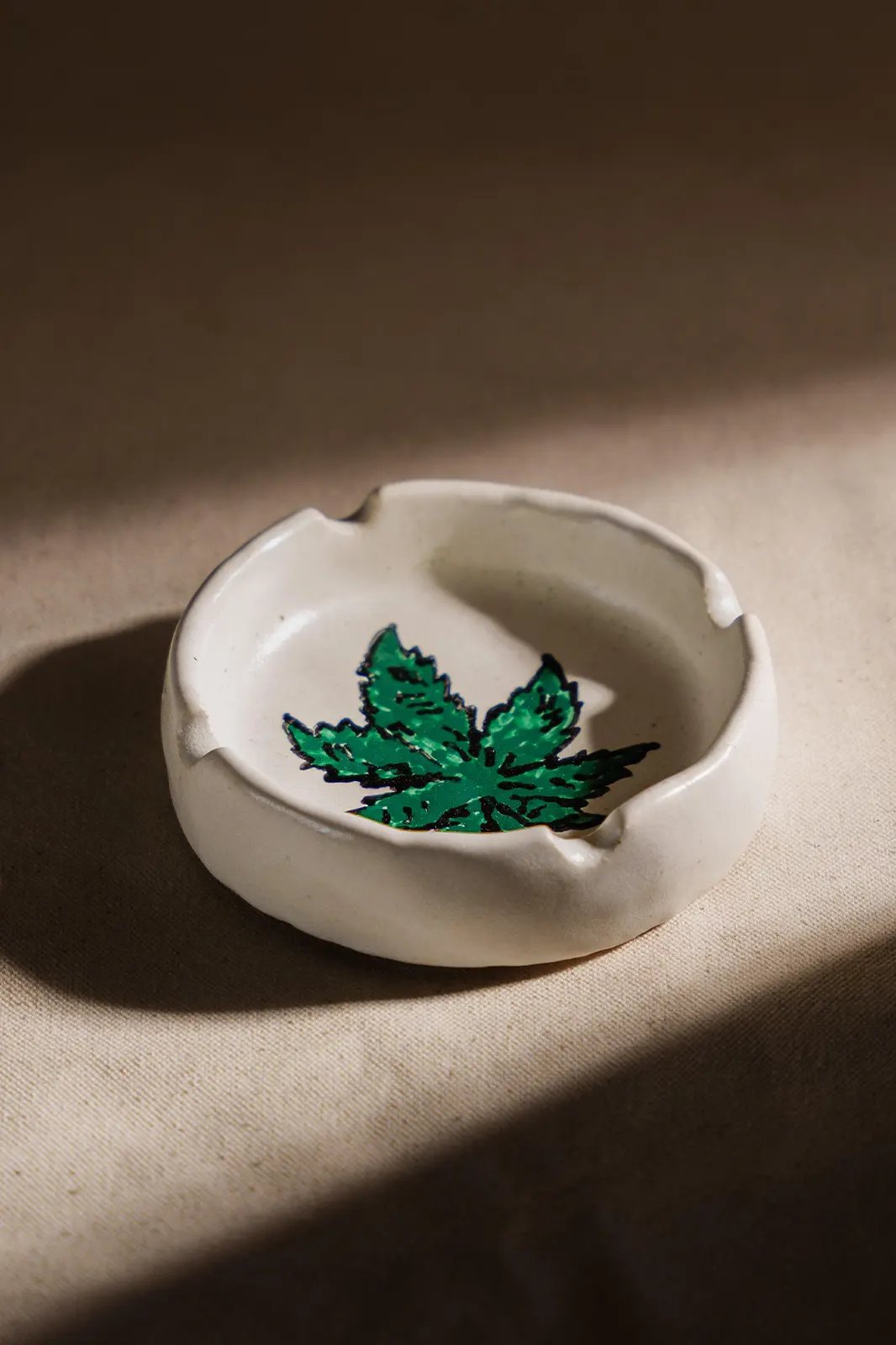 Ceramic ash tray hand painted leaf, handpainted leaf ashtray, ceramic ashtray, ashtray, cigarette ashtray, unique ashtray, smoking ashtray, stoneware ashtray, TOH, Sepia Stories